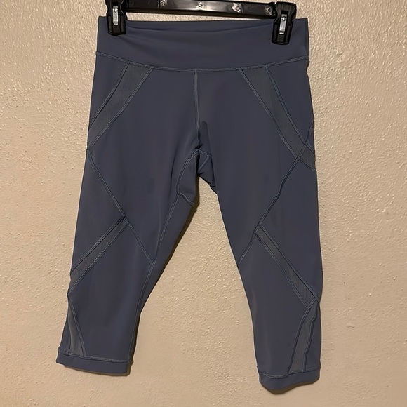 Lululemon Cool To Street Crop
Blue Denim / Banana Leaf Blush Quartz - Picture 8 of 12